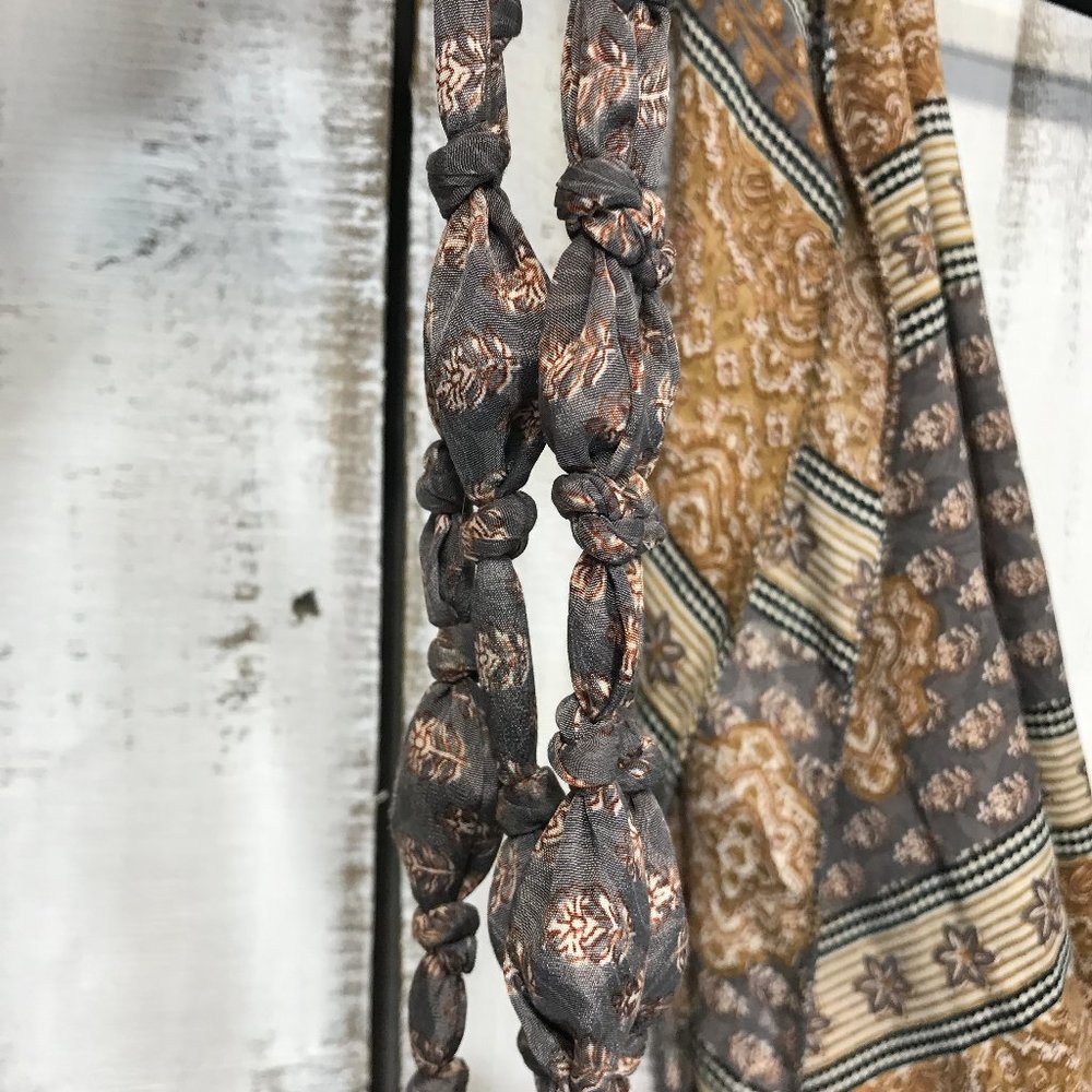 Infinity Necklace Scarf covered beads - Picture 3 of 7
